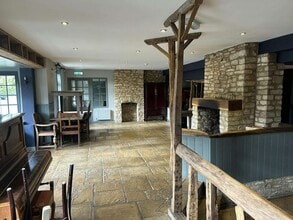 Burford Rd, Minster Lovell to rent Interior Photo- Image 2 of 7
