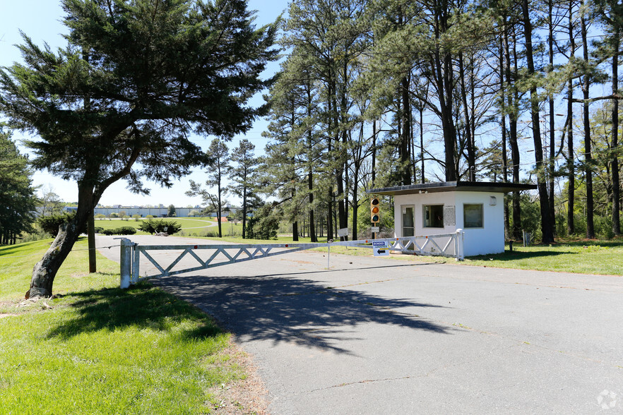 651 Eagle Rd, Belmont, NC for rent - Building Photo - Image 3 of 7