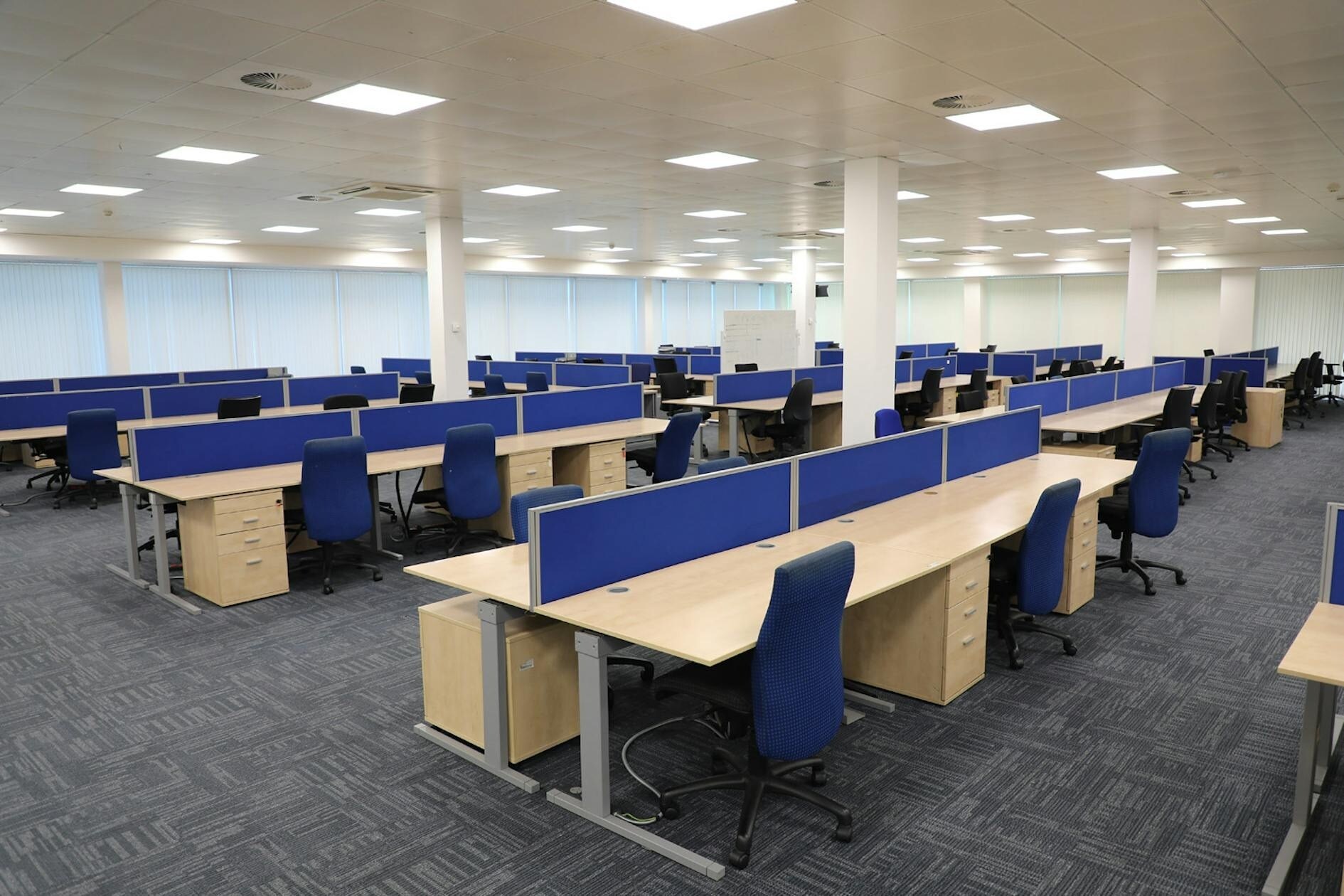 2 Millshaw Park Ln, Leeds to rent Interior Photo- Image 1 of 9