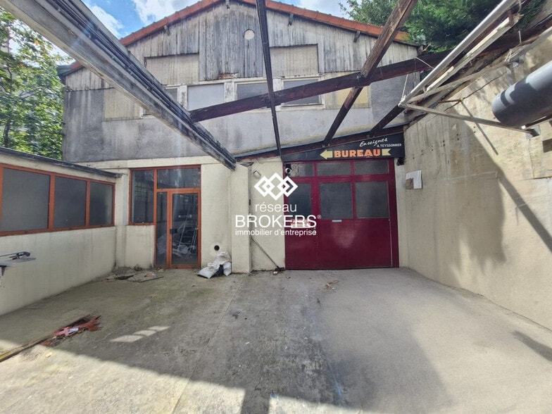 Industrial in Gentilly to rent - Building Photo - Image 2 of 7
