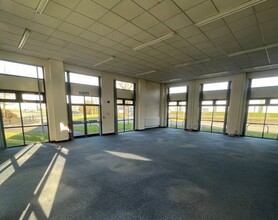 Road One, Winsford for rent Interior Photo- Image 2 of 4