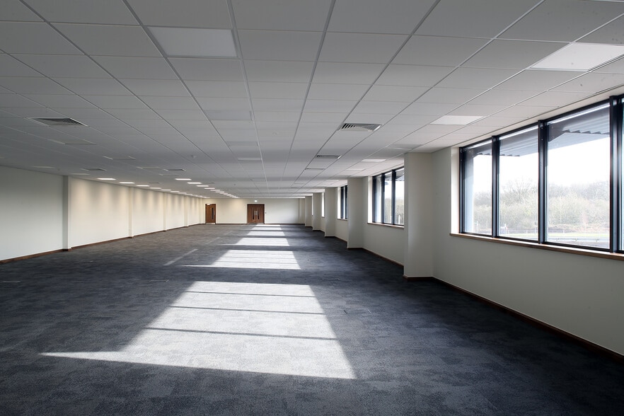 St Georges Way, Nuneaton to rent - Interior Photo - Image 3 of 8