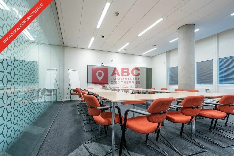 Location Bureaux 680 m² - Photo 1