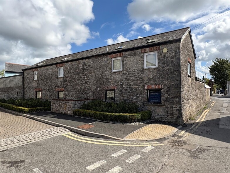 North Rd, Cowbridge to rent - Primary Photo - Image 1 of 4