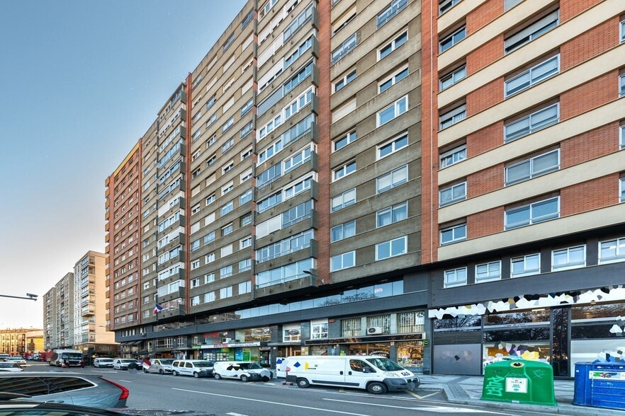 Plaza del Poniente, 5, Valladolid, Valladolid for sale - Building Photo - Image 1 of 60