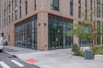 1725 Village Ln, Far Rockaway, NY to rent Interior Photo- Image 1 of 3