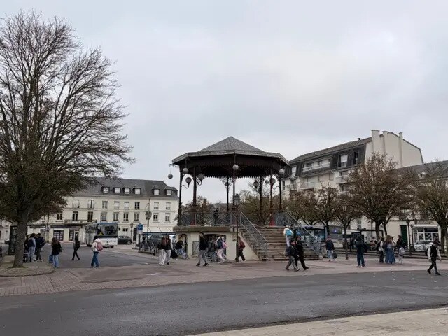 Retail in Châtellerault for sale Building Photo- Image 1 of 4
