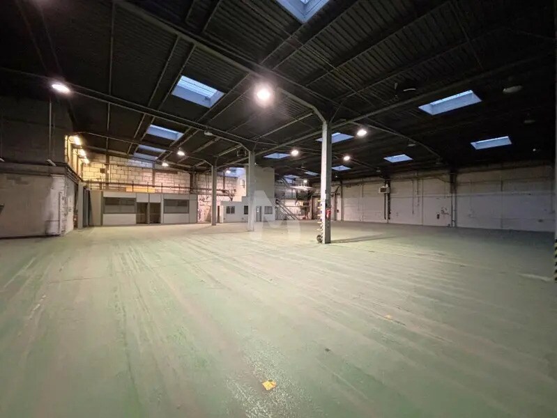 Light Industrial in Palaiseau to rent Building Photo- Image 1 of 8