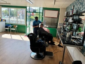 2 Adswood Rd, Stockport to rent Interior Photo- Image 1 of 2