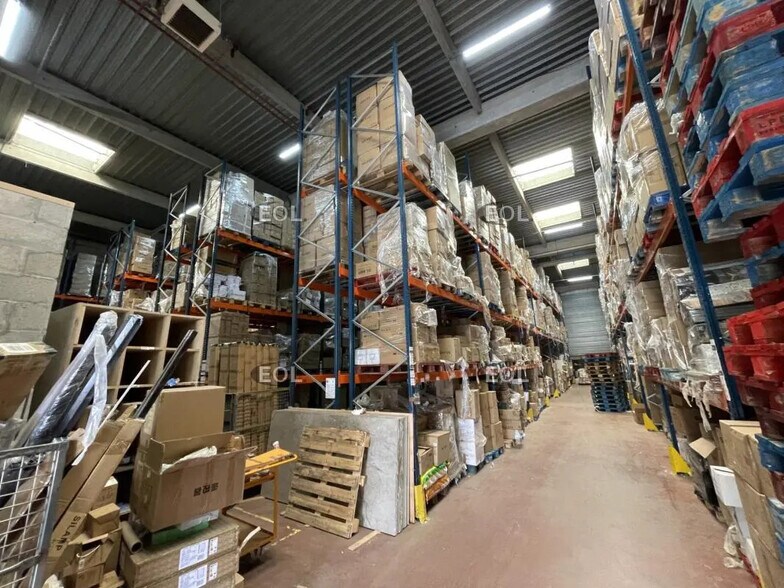 Light Industrial in Gennevilliers to rent - Building Photo - Image 2 of 28