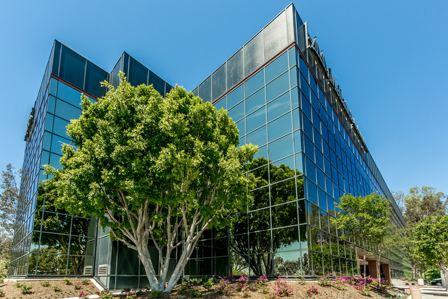 1255 Corporate Center Dr, Monterey Park, CA for rent - Building Photo - Image 3 of 6