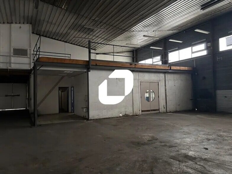 Light Industrial in Bordeaux to rent - Interior Photo - Image 2 of 5
