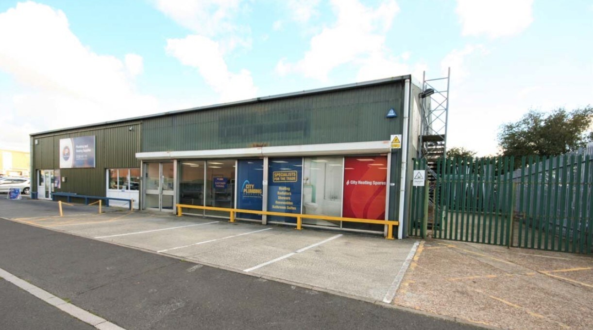 Higher Shaftesbury Rd, Blandford Forum for sale Primary Photo- Image 1 of 1