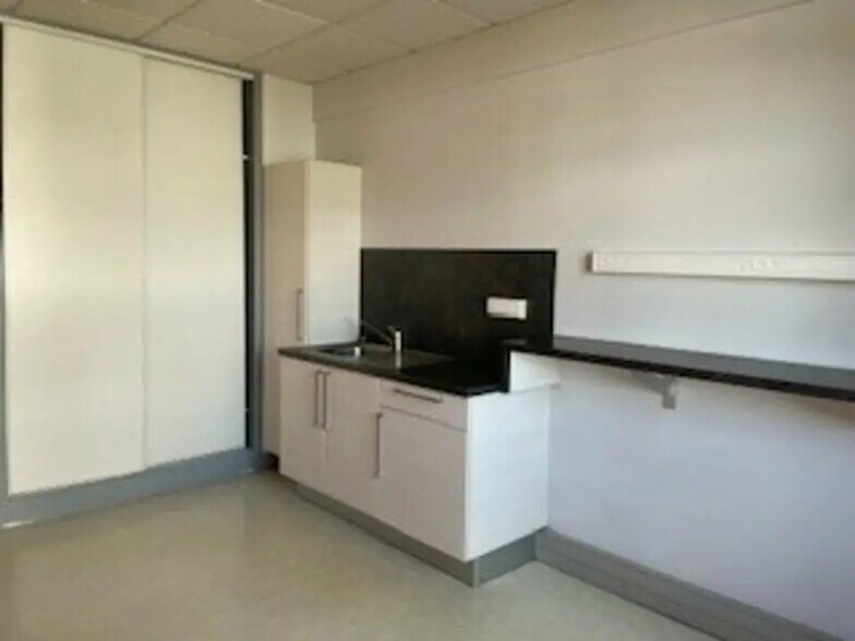 Office in Vannes for sale - Building Photo - Image 3 of 3