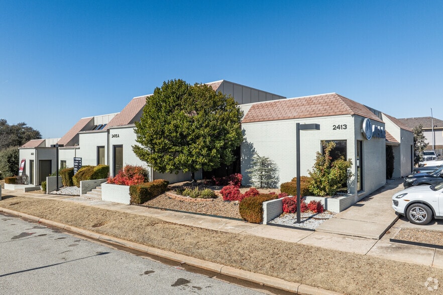 2421 Wilcox Dr, Norman, OK to rent - Building Photo - Image 1 of 26