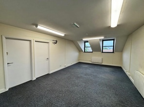 174-174D Cowley Rd, Oxford to rent Interior Photo- Image 2 of 5