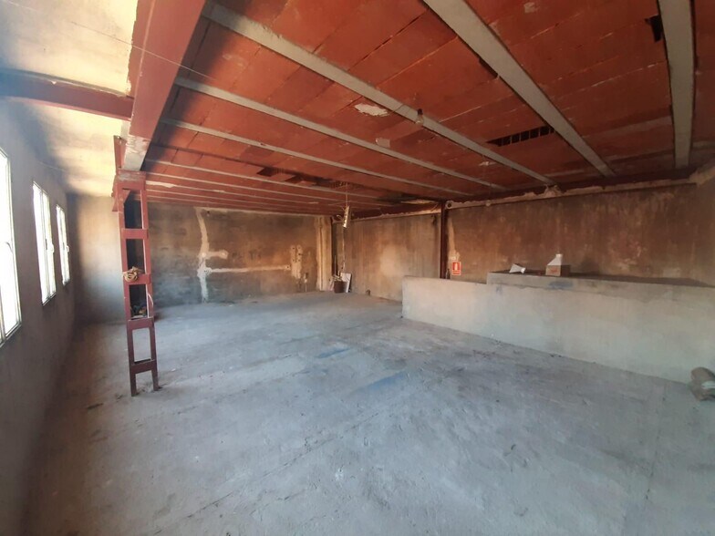 Retail in Cuéllar, Segovia to rent - Interior Photo - Image 2 of 10