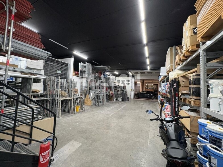Light Industrial in Brignais to rent - Interior Photo - Image 1 of 6