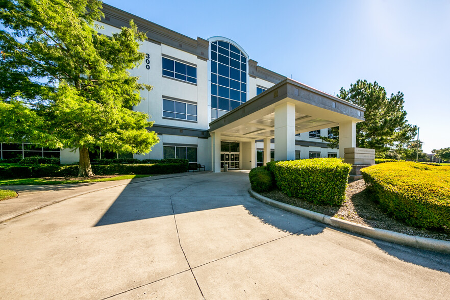 300-350 Kingwood Medical Dr, Kingwood, TX for rent - Building Photo - Image 3 of 11