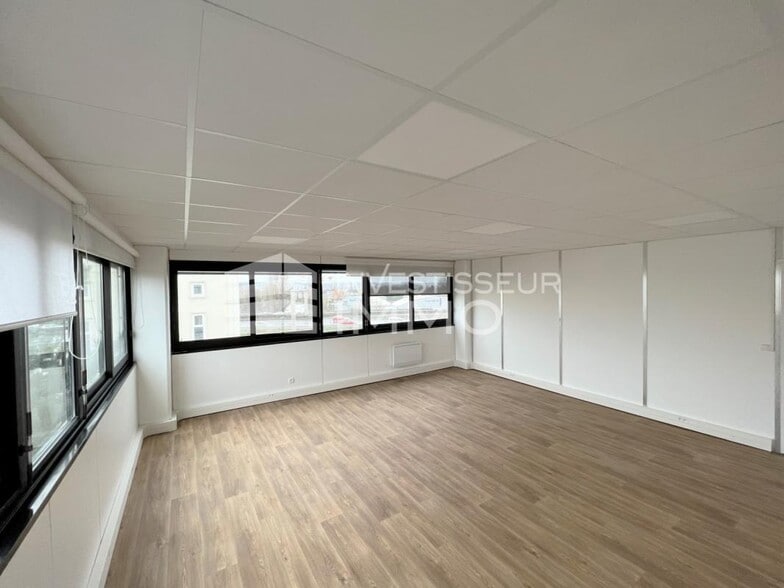 Office in Antony to rent - Interior Photo - Image 3 of 5