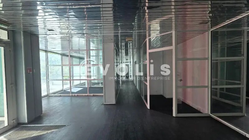 Office in Suresnes to rent - Interior Photo - Image 1 of 7