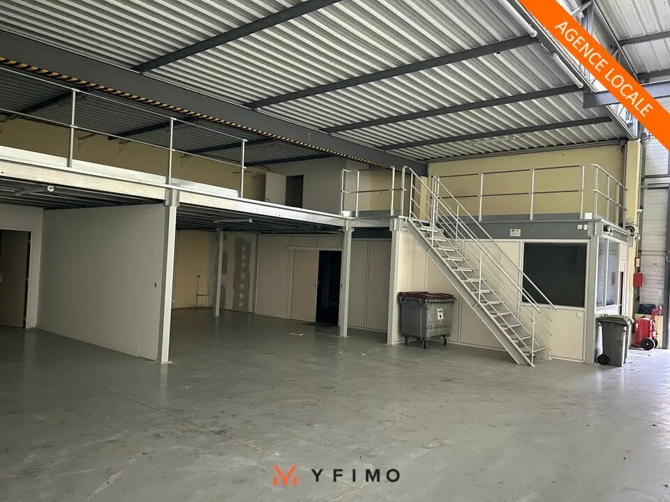 Location Local d'activités 370 m² - Photo 1