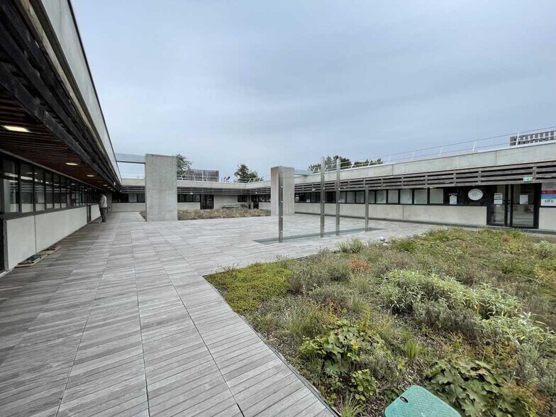 Office in Mérignac to rent - Building Photo - Image 1 of 15