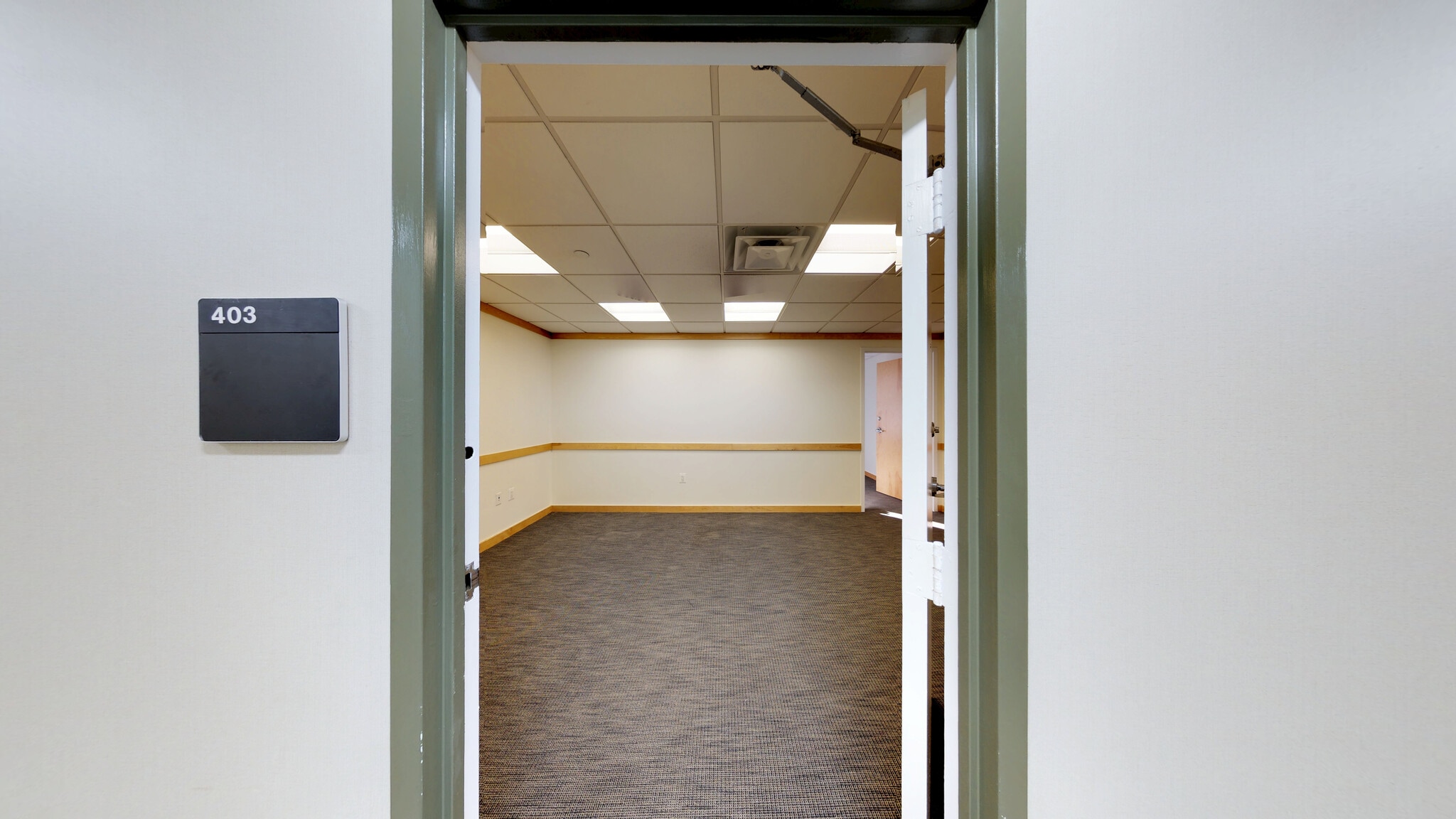 7777 Leesburg Pike, Falls Church, VA to rent Interior Photo- Image 1 of 4