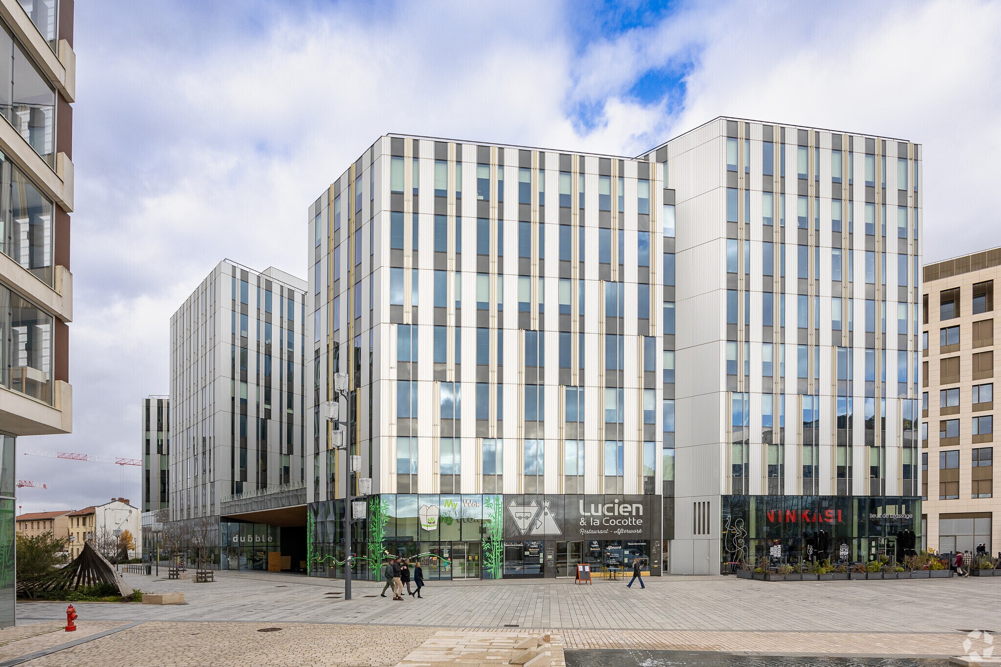 Office in Villeurbanne to rent Primary Photo- Image 1 of 9