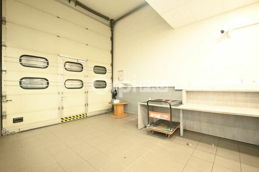 29 Rue Antoine Condorcet, Villefontaine to rent - Interior Photo - Image 2 of 11