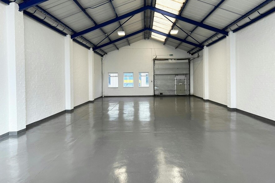 14-20 Dixon Pl, East Kilbride to rent - Building Photo - Image 3 of 20