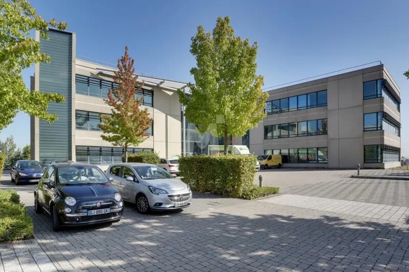 Office in Wissous to rent - Building Photo - Image 2 of 18