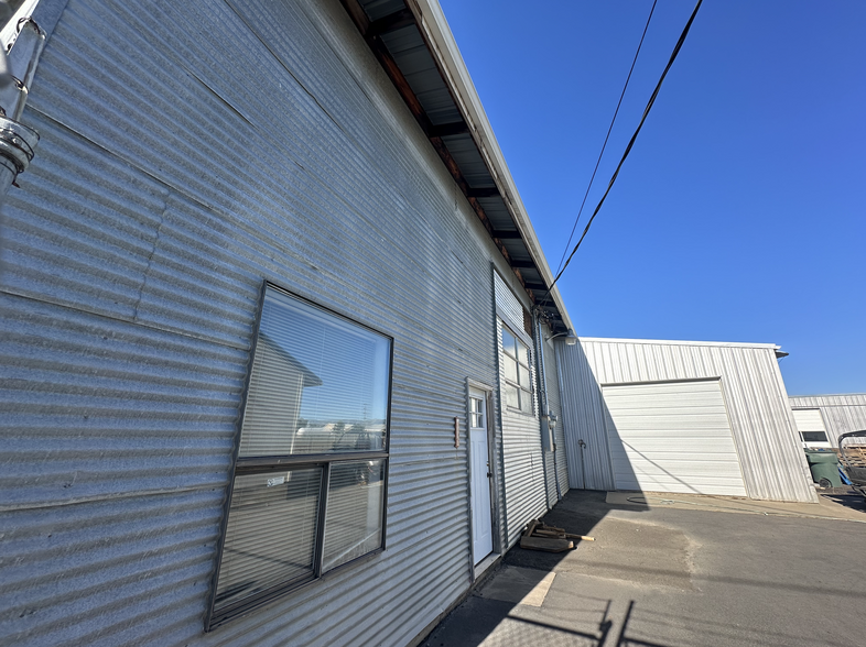 1108 N 9th Ave, Walla Walla, WA for rent - Building Photo - Image 2 of 2