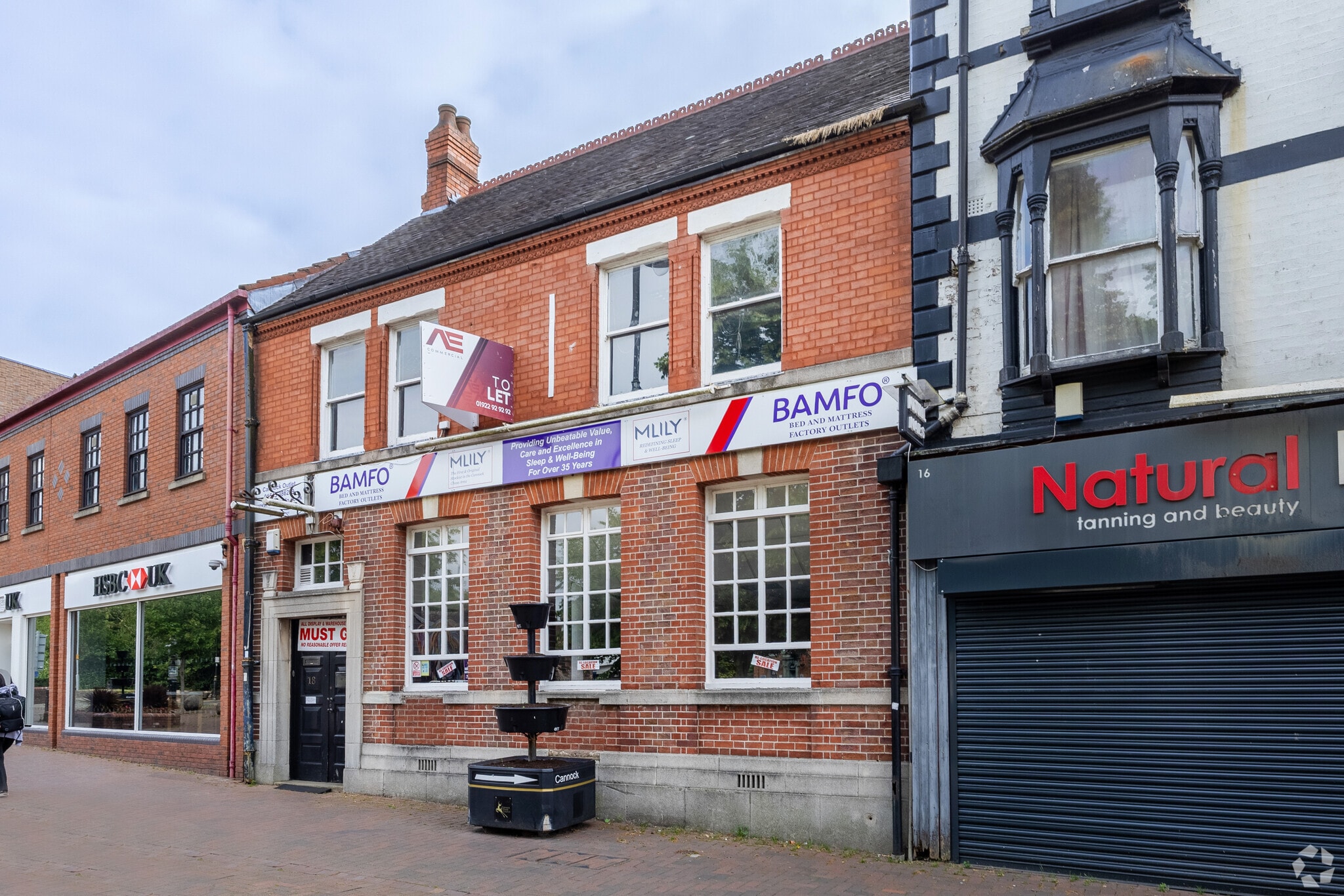 Market Pl, Cannock to rent Primary Photo- Image 1 of 7