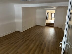 116 Mile End Rd, London to rent Interior Photo- Image 1 of 7