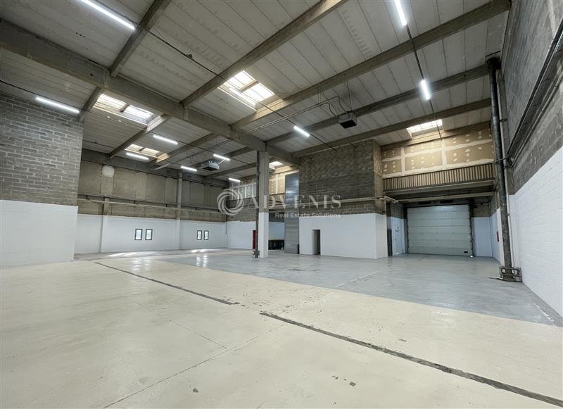 Light Industrial in Sarcelles to rent - Interior Photo - Image 2 of 10