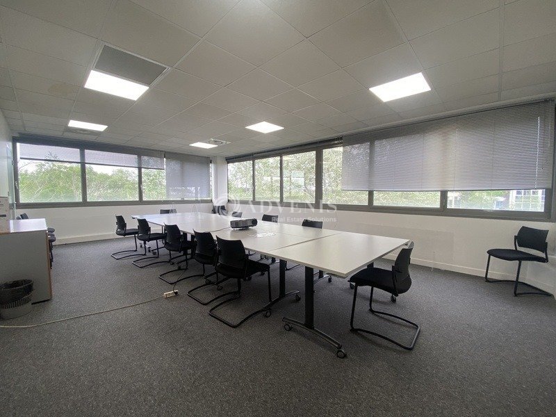 1 Rue Gustave Eiffel, Poissy to rent Interior Photo- Image 1 of 13