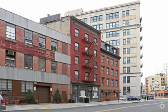 306 W 13th St, New York, NY for sale Primary Photo- Image 1 of 13