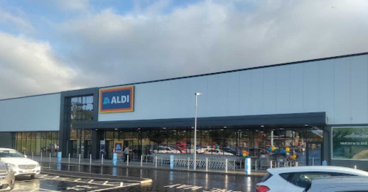 Portlethen Retail Park portfolio of 2 properties for sale on LoopNet.co.uk Primary Photo- Image 1 of 3