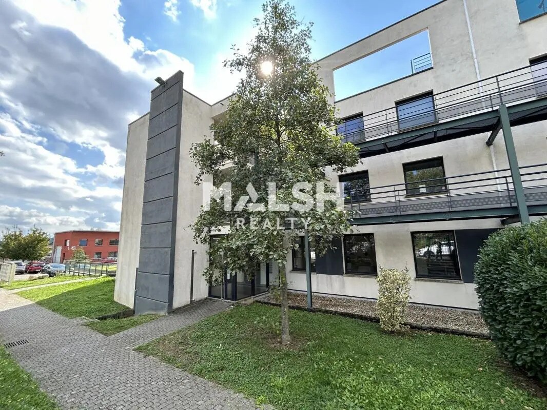 Office in Brignais to rent Building Photo- Image 1 of 4