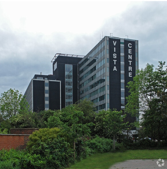 50 Salisbury Rd, Hounslow to rent - Building Photo - Image 1 of 5