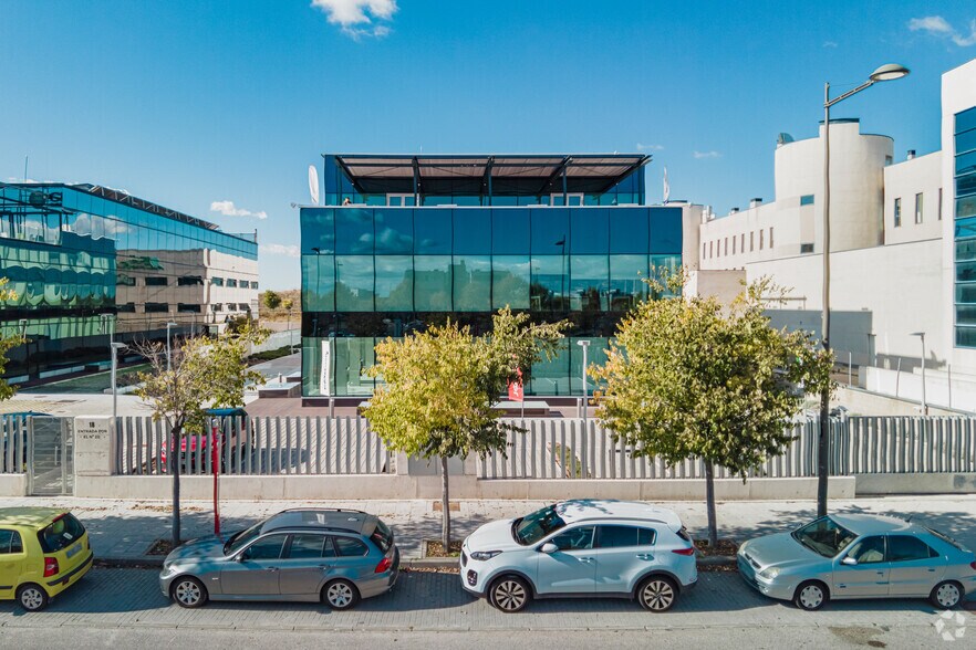 Office in Getafe, Madrid to rent - Building Photo - Image 2 of 2