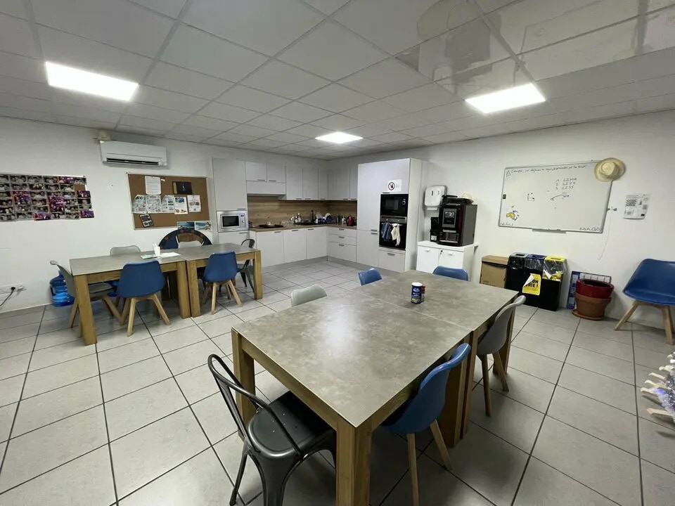 Office in Valence to rent Building Photo- Image 1 of 8