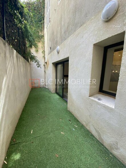 Office in Marseille to rent - Building Photo - Image 3 of 11