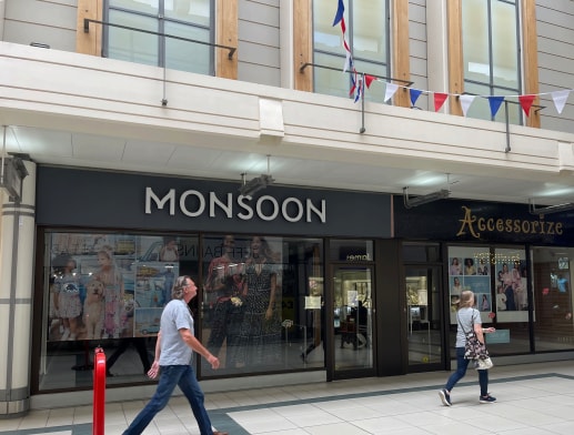 Swan Walk, Burton On Trent to rent Building Photo- Image 1 of 1