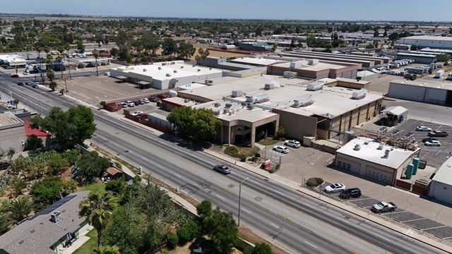 1025 E Bardsley Ave, Tulare, CA for sale - Building Photo - Image 3 of 7