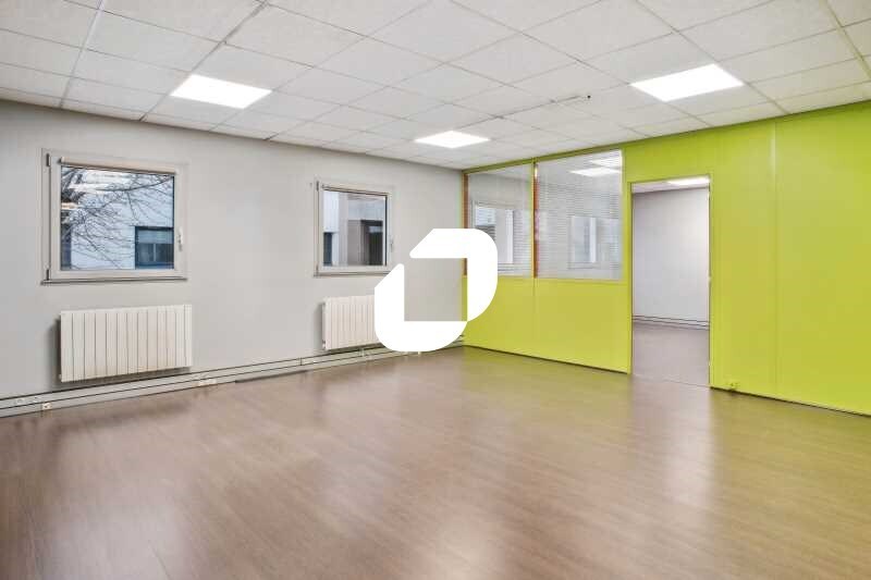 Light Industrial in Villeurbanne to rent - Interior Photo - Image 3 of 12