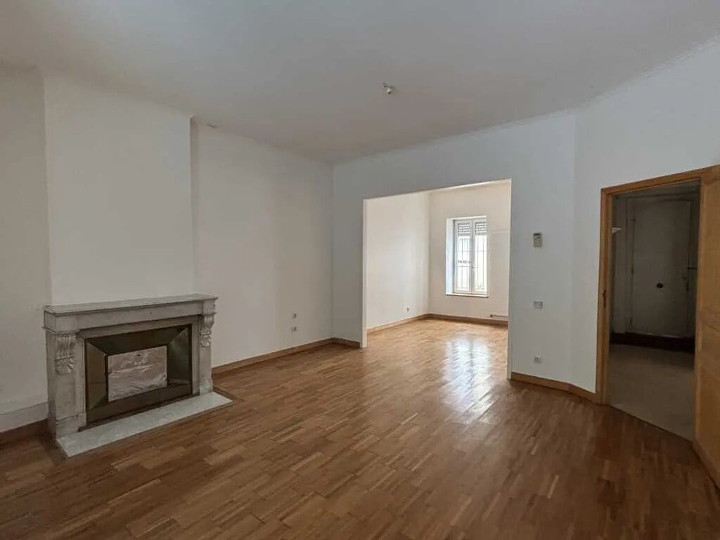 Location Bureaux 141 m² - Photo 1