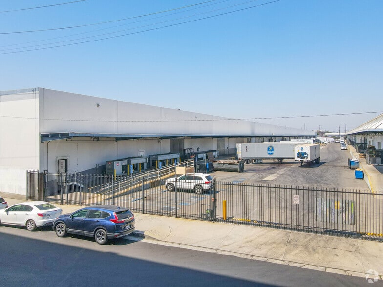 1205-1321 Wholesale St, Los Angeles, CA to rent - Building Photo - Image 2 of 13