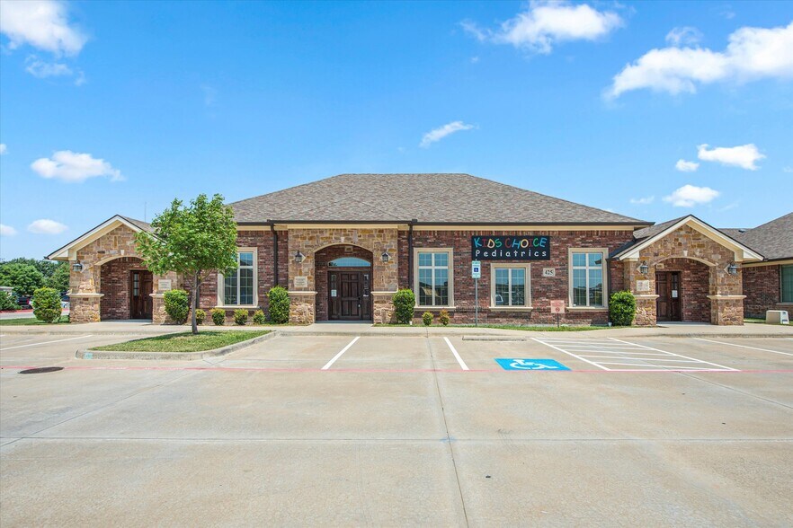 425 Old Newman Rd, Frisco, TX for rent - Building Photo - Image 1 of 38